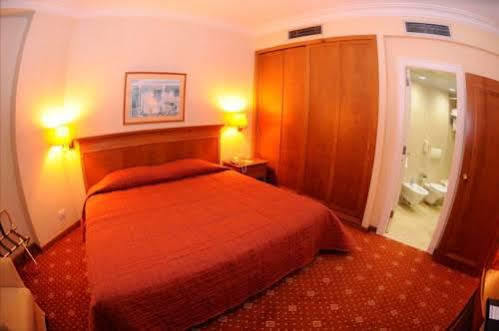 Promenade Hotel 4*