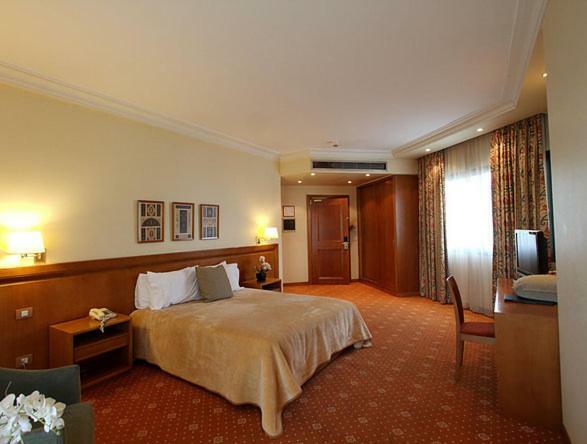 Promenade Hotel 4*